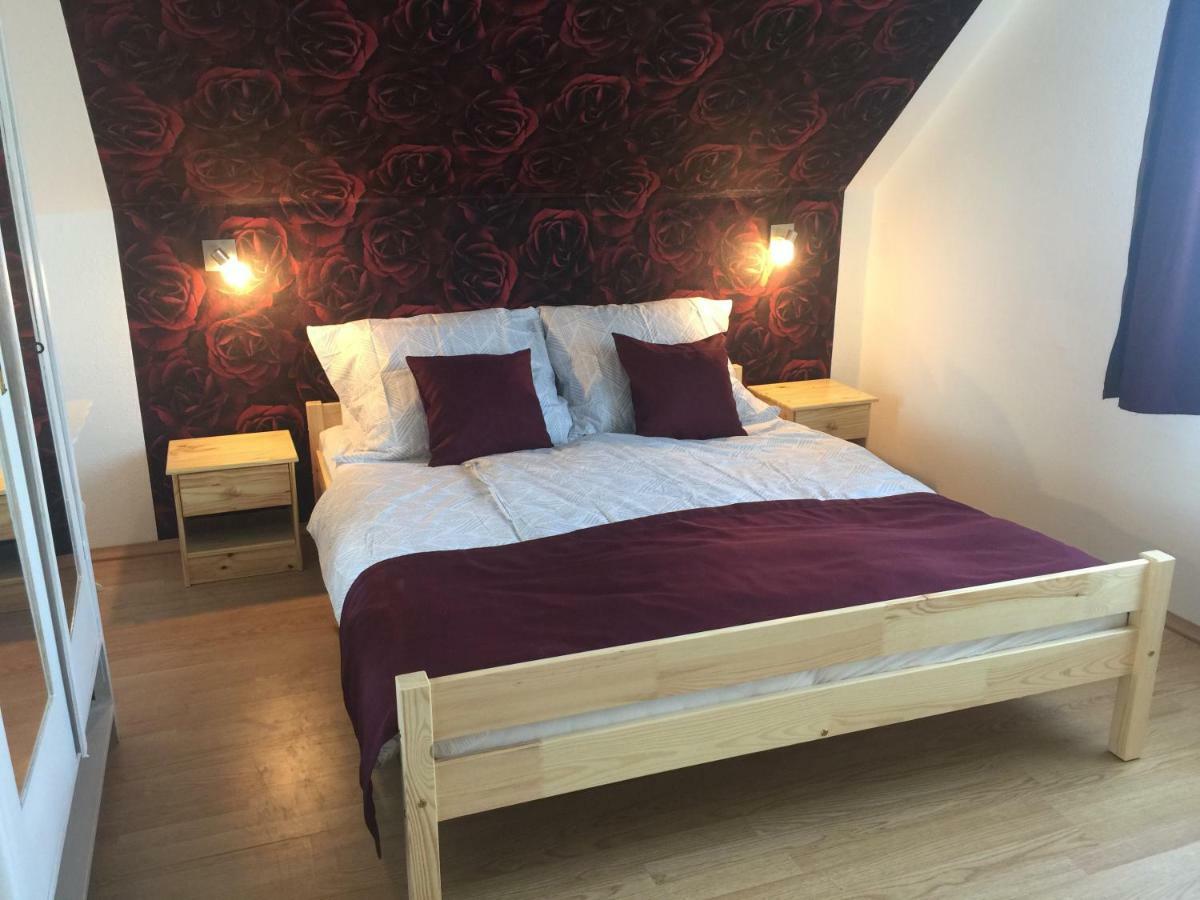 Rozsavoelgy Apartman Balatonlelle Esterno foto