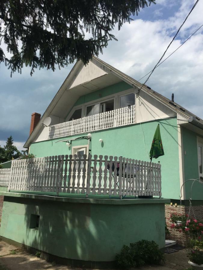 Rozsavoelgy Apartman Balatonlelle Esterno foto